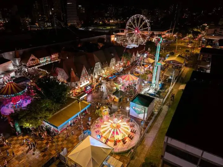 Blumenau e Oktoberfest — destino atendido pela Bebetur Transfer
