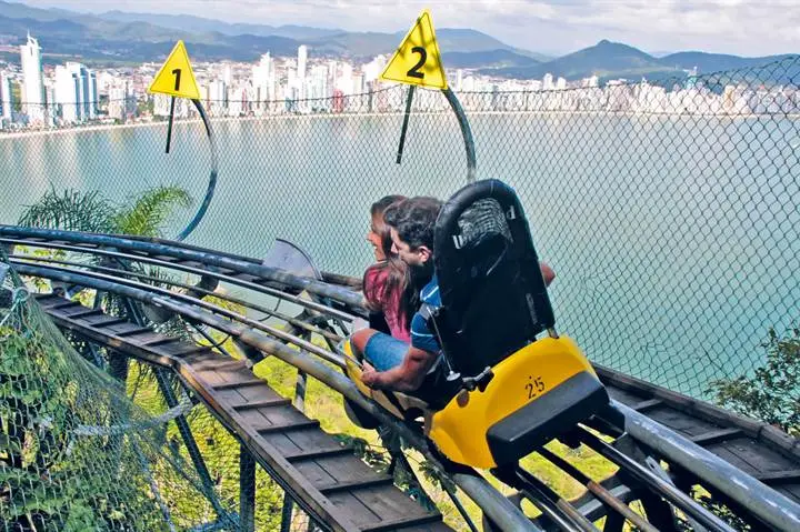Trenó de montanha Youhooo! no Parque Unipraias